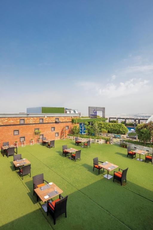 Dhaka Regency Hotel & Resort Exterior foto