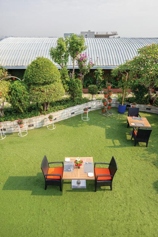 Dhaka Regency Hotel & Resort Exterior foto